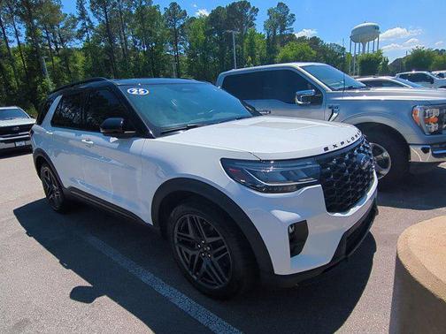 Star White Metallic Tri-Coat 2025 Ford Explorer ST