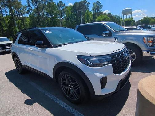 Star White Metallic Tri-Coat 2025 Ford Explorer ST