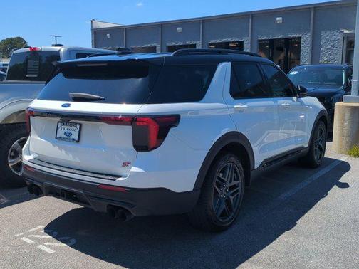 Star White Metallic Tri-Coat 2025 Ford Explorer ST