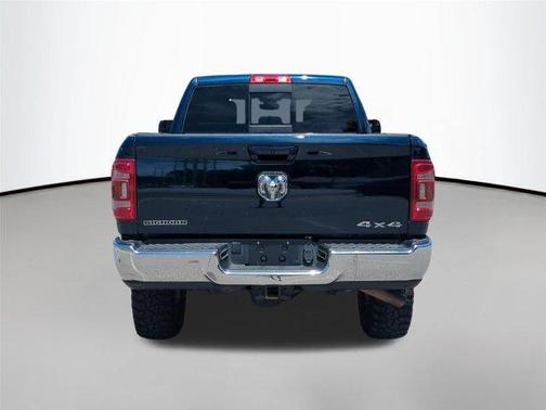 Patriot Blue Pearlcoat 2022 RAM 2500 Big Horn Crew Cab 4x4 6'4' Box