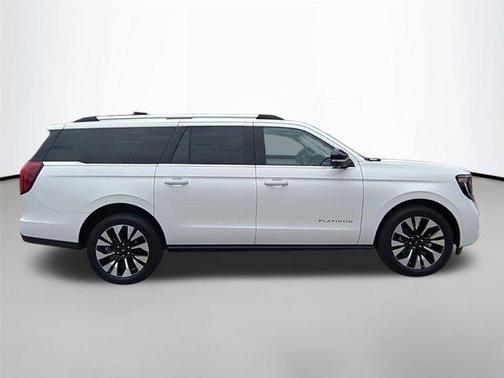 Star White Metallic Tri-Coat 2025 Ford Expedition Max Platinum