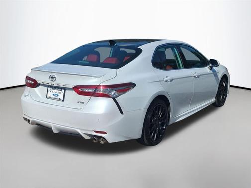 Wind Chill Pearl 2020 Toyota Camry XSE