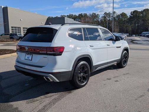 2025 Volkswagen Atlas 2.0T Peak Edition