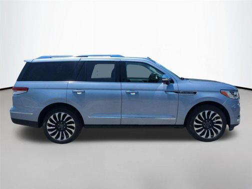 Chroma Crystal Blue Metallic Premium Colorant 2022 Lincoln Navigator Black Label
