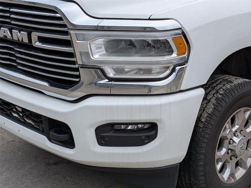 2023 RAM 2500 Laramie Crew Cab 4x4 6'4' Box