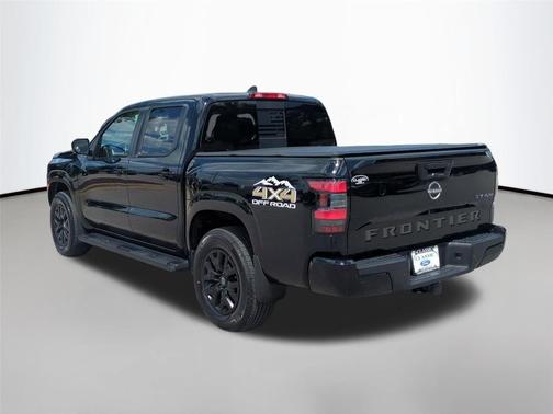 Super Black 2024 Nissan Frontier SV