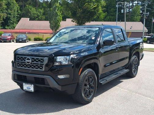 Super Black 2024 Nissan Frontier SV