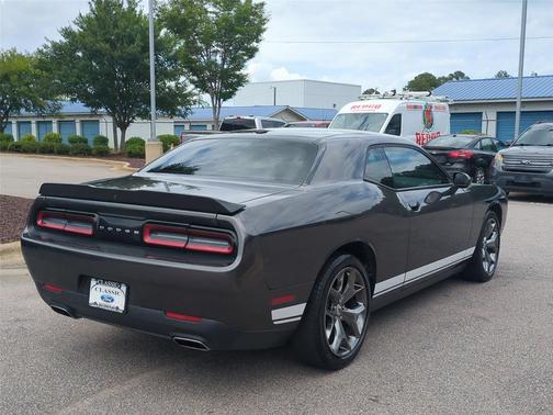 Granite Pearlcoat 2017 Dodge Challenger SXT