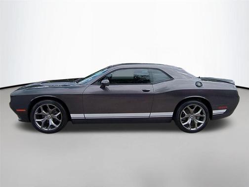 Granite Pearlcoat 2017 Dodge Challenger SXT