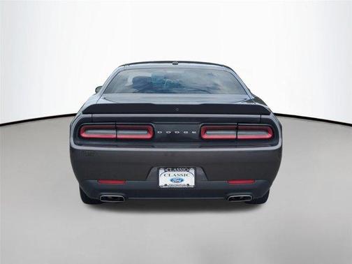 Granite Pearlcoat 2017 Dodge Challenger SXT
