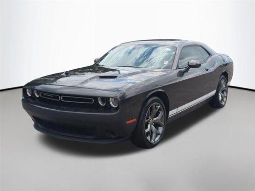 Granite Pearlcoat 2017 Dodge Challenger SXT