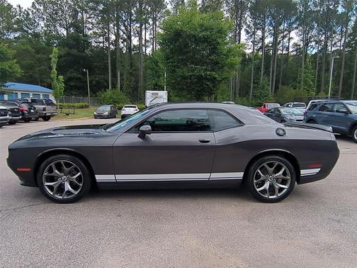 Granite Pearlcoat 2017 Dodge Challenger SXT
