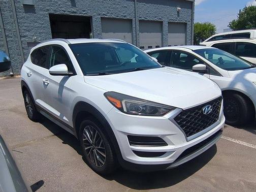 White Pearl 2019 Hyundai TUCSON SE