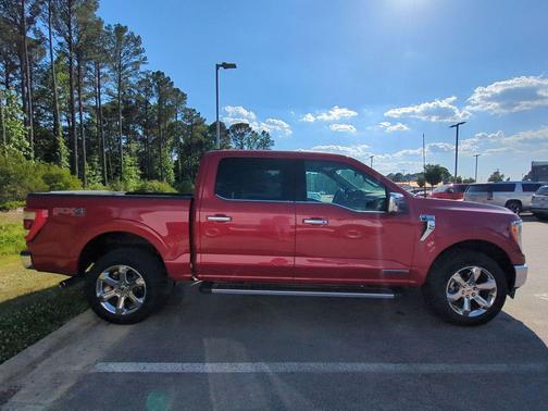 Rapid Red Metallic Tinted Clearcoat 2023 Ford F-150 Lariat