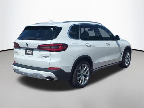 Alpine White 2022 BMW X5 sDrive40i