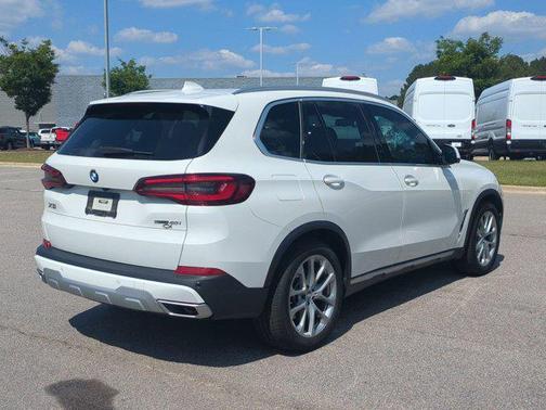 Alpine White 2022 BMW X5 sDrive40i