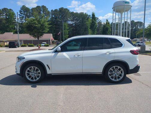 Alpine White 2022 BMW X5 sDrive40i