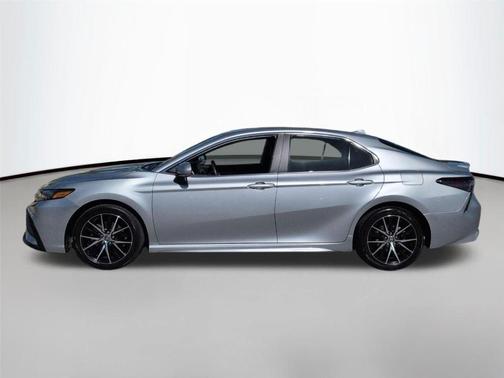 Celestial Silver Metallic 2024 Toyota Camry SE