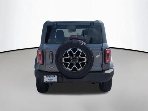 Carbonized Gray Metallic 2024 Ford Bronco Outer Banks