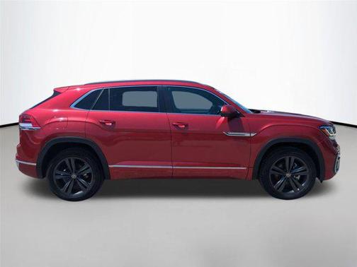 Aurora Red Metallic 2022 Volkswagen Atlas Cross Sport 3.6L V6 SEL R-Line