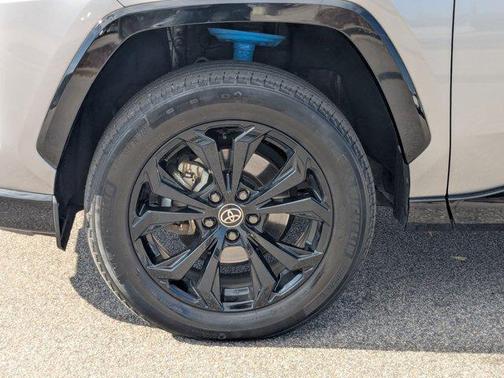 2023 Toyota RAV4 Hybrid SE