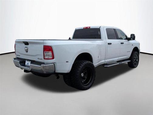 2024 RAM 3500 Big Horn Crew Cab 4x4 8' Box
