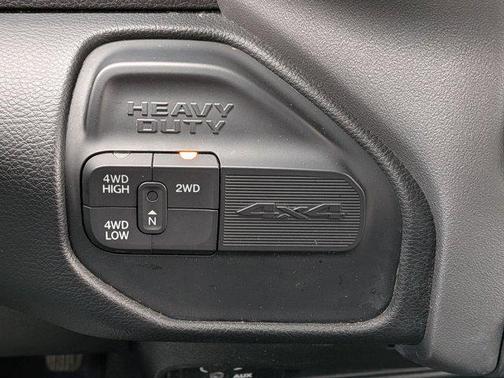 2024 RAM 3500 Big Horn Crew Cab 4x4 8' Box