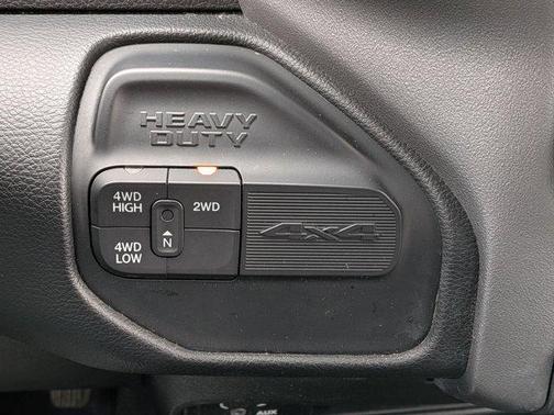 2024 RAM 3500 Big Horn Crew Cab 4x4 8' Box