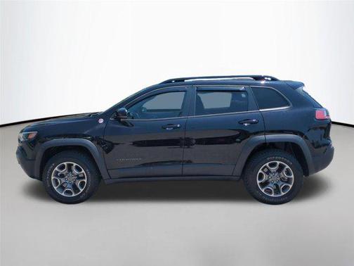Diamond Black Crystal Pearlcoat 2022 Jeep Cherokee Trailhawk