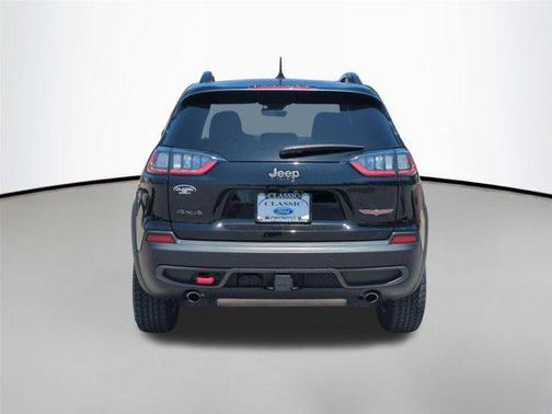 Diamond Black Crystal Pearlcoat 2022 Jeep Cherokee Trailhawk