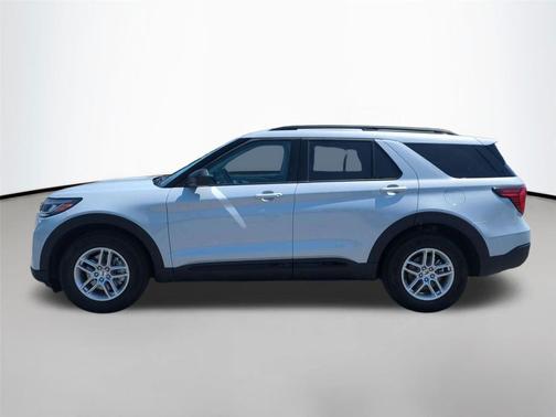 Space White Metallic 2026 Ford Explorer Active
