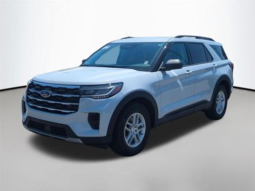 Space White Metallic 2026 Ford Explorer Active