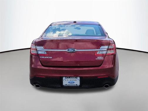 2018 Ford Taurus SEL