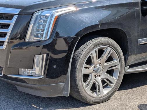 2017 Cadillac Escalade Luxury