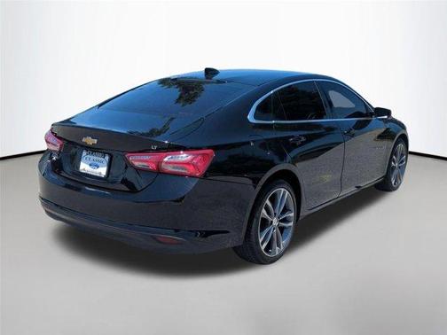 Mosaic Black Metallic 2022 Chevrolet Malibu FWD LT