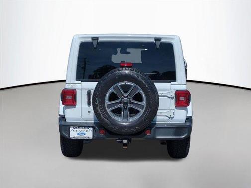 Bright White Clearcoat 2019 Jeep Wrangler Unlimited Sahara