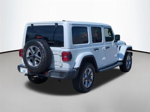 Bright White Clearcoat 2019 Jeep Wrangler Unlimited Sahara
