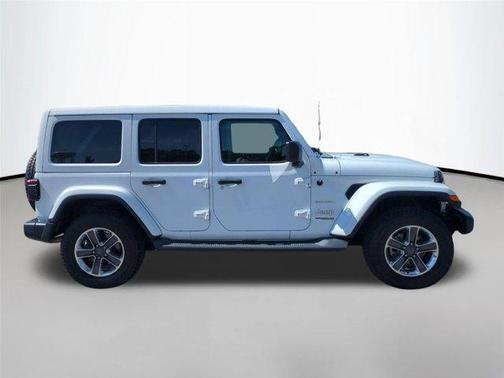 Bright White Clearcoat 2019 Jeep Wrangler Unlimited Sahara