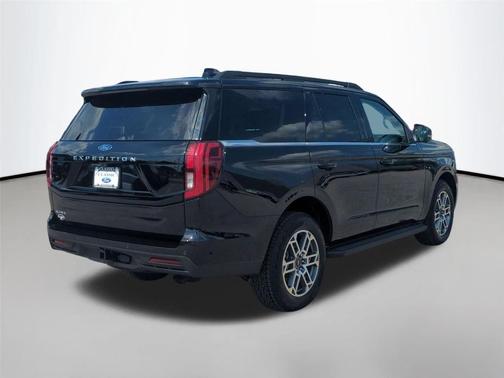 Agate Black Metallic 2026 Ford Expedition Active