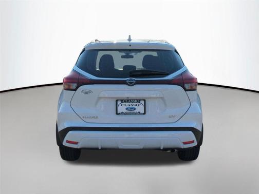 Fresh Powder 2024 Nissan Kicks SV