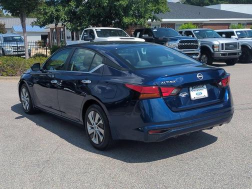 Deep Blue Pearl 2024 Nissan Altima S FWD