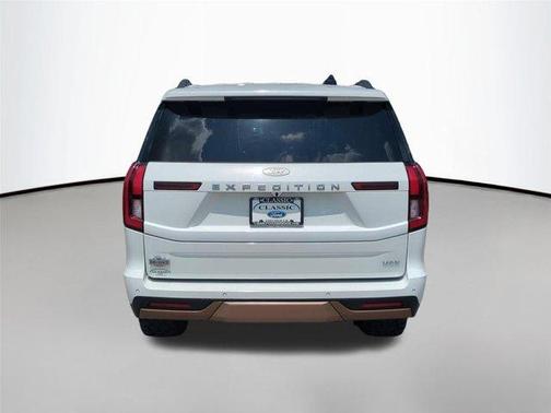 Star White Metallic Tri-Coat 2025 Ford Expedition Max King Ranch