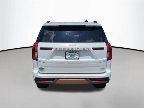 Star White Metallic Tri-Coat 2025 Ford Expedition Max King Ranch