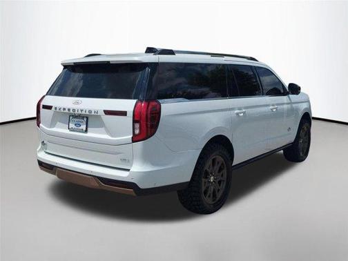Star White Metallic Tri-Coat 2025 Ford Expedition Max King Ranch