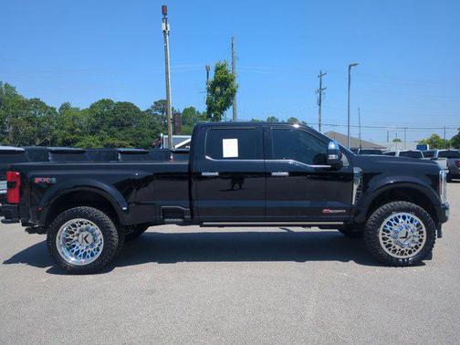 Agate Black Metallic 2025 Ford F-450 Platinum