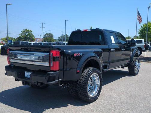Agate Black Metallic 2025 Ford F-450 Platinum