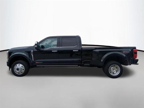 Agate Black Metallic 2025 Ford F-450 Platinum