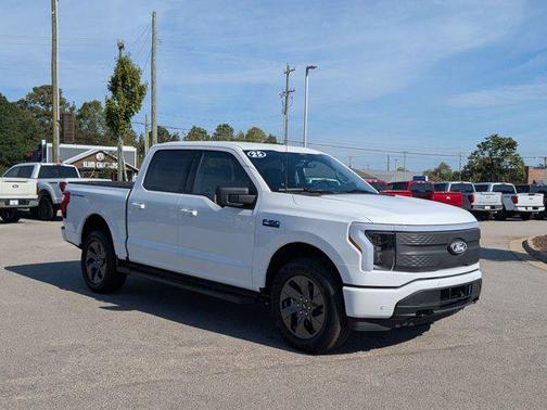 2025 Ford F-150 Lightning Flash