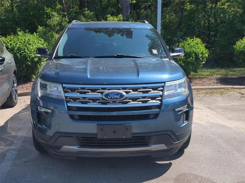 Blue Metallic 2018 Ford Explorer XLT
