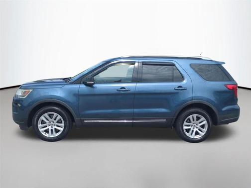 Blue Metallic 2018 Ford Explorer XLT